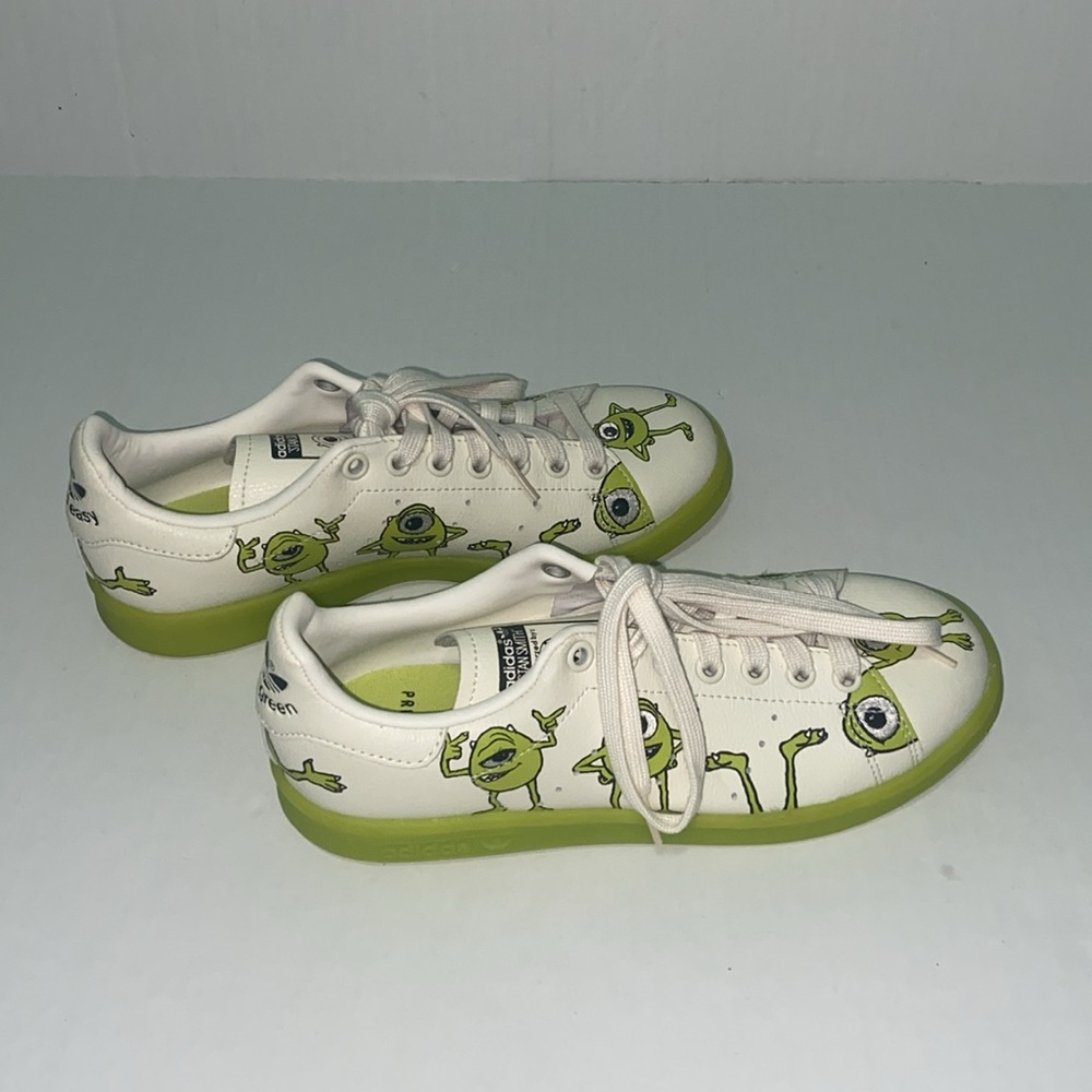 Adidas Stan Smith White and Green Monsters Inc. Men’s Size 5.5 Shoes